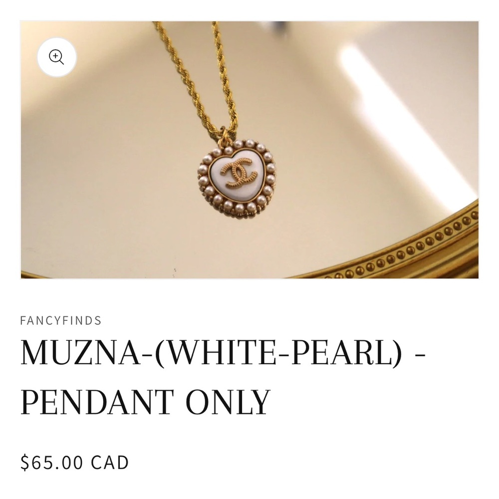 Chanel pendant